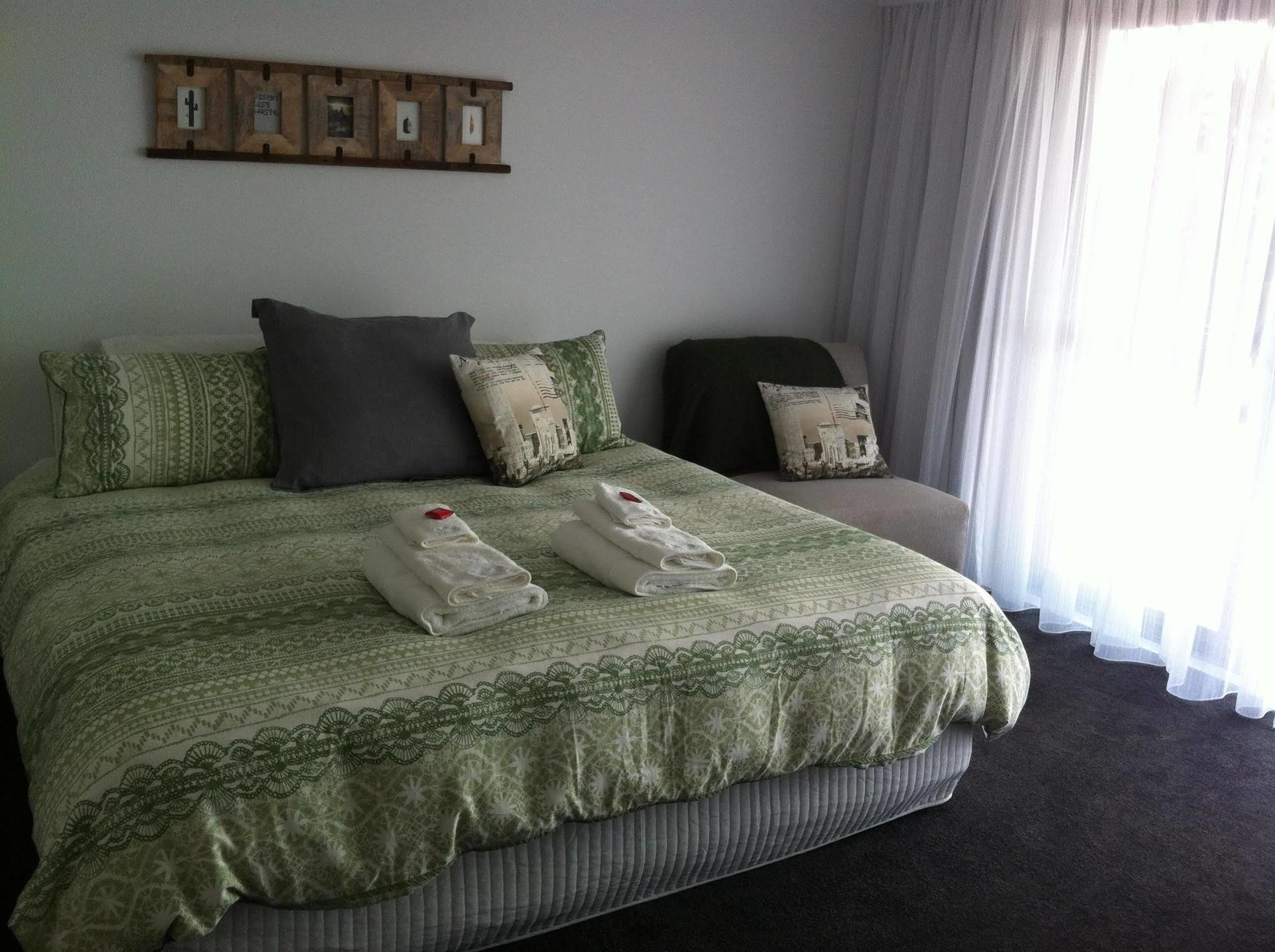 Corinella On The Esplanade Bed & Breakfast Екстериор снимка